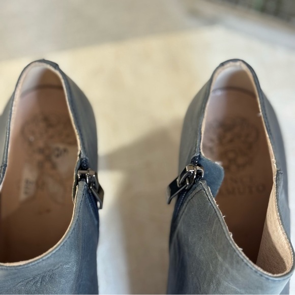 Gray Vince Camuto VC-Vibe Heeled Ankle Bootie. Inside zip. Size 5 Women’s - Picture 10 of 11